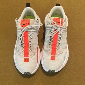 Nike womens Sneakers - Gray and Red